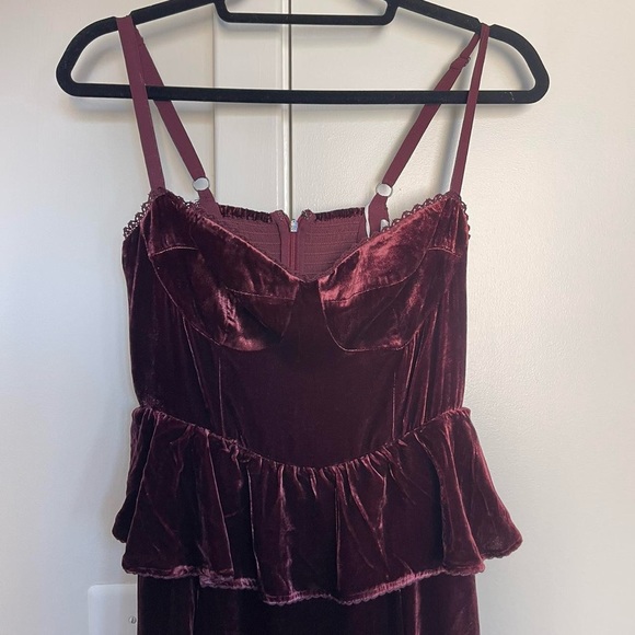 NWT Reformation Velvet Felda Dress - Picture 6 of 6